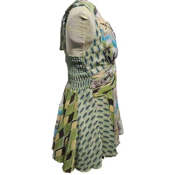 Bisou Bisou Multi Color Halter Top with Waist Shirred Waist Size Medium - Picture 4 of 11